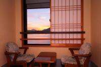 Camera in Stile Giapponese Doppia con Letti Singoli con Vista sul Lago e sul Monte Fuji e Bagno