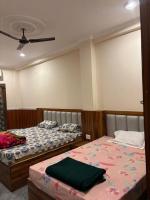 Lovkush Bhavan Guest house 50mtr - from Ramjanam bhumi - B&B Ayodhya