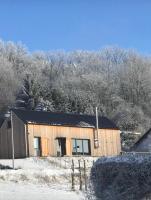 Ferienhaus Eifel-Vulkaneifel eifelhausaufzeit Sauna Yoga-Raum Kaminofen Vulkan-Blick - Chambres d’hôtes Immerath