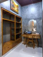 Habitación con cama extragrande.