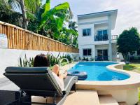 Olliz Huvila - B&B Siquijor