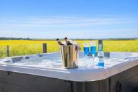 Private Villa near Lund with Garden & Spa - Bed and Breakfast Kävlinge