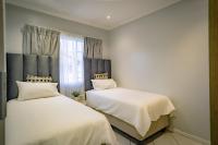 Entire Modern Comfortable Lux Centurion Apartment - B&B Pretoria