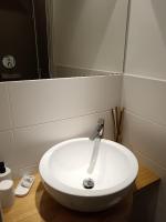 Camera Matrimoniale con Balcone e Vista Mare