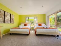 Large warm 4BRM family recharge in Halswell - Netflix, Massage chair - B&B Halswell