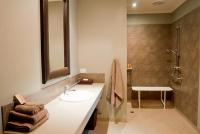Chambre Lit Queen-size - Accessible aux Personnes à Mobilité Réduite