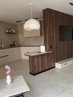 Апартаменти просторі 2 кімнати на Монастирський - B&B Chortkiv