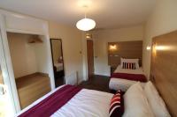 Benny's Hideout - City Centre - Parking - 2BR - Bed and Breakfast Belfast