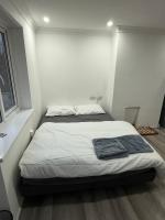 Modern Rooms in North London - Ferienwohnung Edmonton
