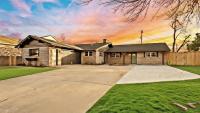 Luxury 4BR OKC Retreat w Hot Tub & Firepit - Chambres d'hôtes Oklahoma City