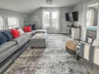 Sleeps 6 Near Neshotah Beach and Lake Michigan - B&B Two Rivers
