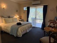 Queen Room with Garden View