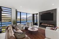 Belle Vue Villa - Stunning Views with Hot Tub - B&B Queenstown