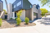 Stylish 3BR Home Near Woden, Hospital and Buzz Hub - Hosted by Canstay - B&B Harman