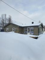 Lyngen Alps Cabin with Sauna, Northern Lights & Ski Touring, 1h from Tromsø - Chambres d'hôtes Indre Tomasjord
