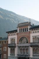 The Tower Premium Apartment - Beams & Views - 3 Min Walk to Bernina Express & Station - B&B Tirano