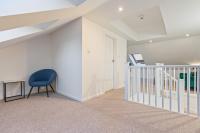 Modern 4-Bed House - Sleeps 7, Parking & High-Speed Wi-Fi - Ferienwohnung Cambridge
