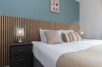 DiscountsContractorsWIFIFree ParkingSmart TV - B&B Durham