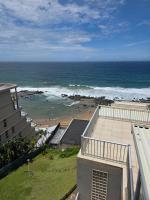 92 Camarque - 3 Bedroom Beachfront Apartment In Umdloti - 180 Degree Sea Views - Chambres d'hôtes eMdloti