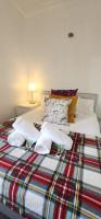 Modern Broughton Apartment - Walk to City Centre and St James Quarter - Chambres d'hôtes Édimbourg