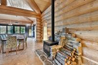 Cedar Heaven Lake Lodge - B&B Queensport