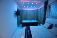 One-Bedroom Apartment with Spa Bath