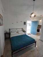 Kallista - Sunlit Studio - B&B Parasporos