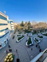 Luxury Apartment with Large Terrace & Park View on Nizami str - Chambres d'hôtes Bakou