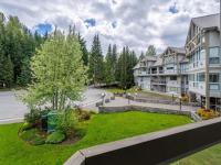 2BR + Sofa Bed | Greystone Lodge | Ski in / Ski out | Split home living | Pool & Hot Tub - Chambres d'hôtes Whistler
