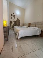 Standard Double Room Two Beds with Shared Bathroom