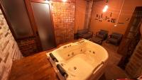 Cabaña Real con Yacuzzi rodeada de pavos reales - Chambres d’hôtes Ibarra