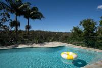 Garigal Retreat with Pool access - B&B Forestville