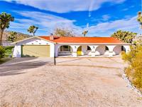 Boho Escape - Hot Tub, Cowboy Pool & 35 Joshua Trees - B&B Yucca Valley