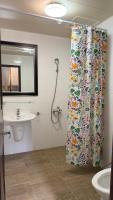 Chambre Double ou Lits Jumeaux avec Salle de Bains Commune