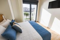 Deluxe One-Bedroom Apartment with Harbour View