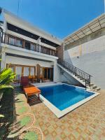 NeNa Eat & Sleep Kuta - B&B Katilampak