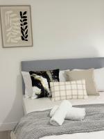 Private double room, in centre near mall and Uni - B&B Luton