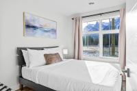 3BR Rockies Haven Near Banff with Private Patio - B&B Canmore