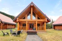 Rustic Cabin Hideaway with BBQ Fire Pit and Mtn Views - B&B Golden