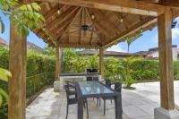 Casa Brisa y Mar - Poolside Bliss, Walk to Beach - Chambres d’hôtes Esterillos Oeste