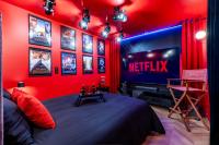 Studio Cinema Prive TV 85 pouces - Wifi - Clim - Gare 2 minutes - B&B Drusenheim