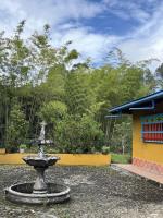 La Escondida, con acceso al lago - B&B Guatapé