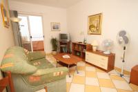 Appartamento con 2 Camere da Letto, Balcone e Vista mare
