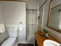 Sol 2 King Bedroom Open Sleeping Area - Bed and Breakfast Asunción