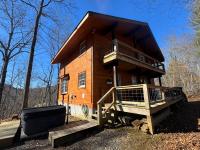 Hickory Ridge - HotTub - GSMNP, NOC, Train and Fontana Lake - B&B Almond