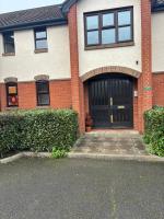 Small two Bed Apartment on a Private Road - B&B Isleworth