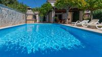 Villa Mihael-Makarska by Villas Guide - B&B Donji Vinjani