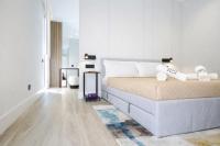 Spacious Modern Fully equipped Apartment in Monumental Building - Parking - Historical Centre - B&B Olbia