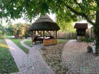 Natura Vendégház - B&B Pázmánd