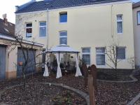 statt HOTEL - Frisch, Frech und Farbenfroh - Helle Souterrainwohnung - B&B Oldenburg